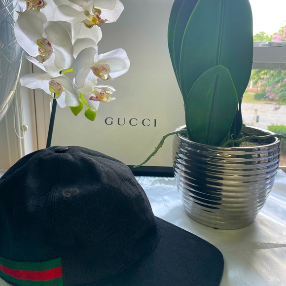 NWOT Gucci Black Hat - Picture 5 of 9